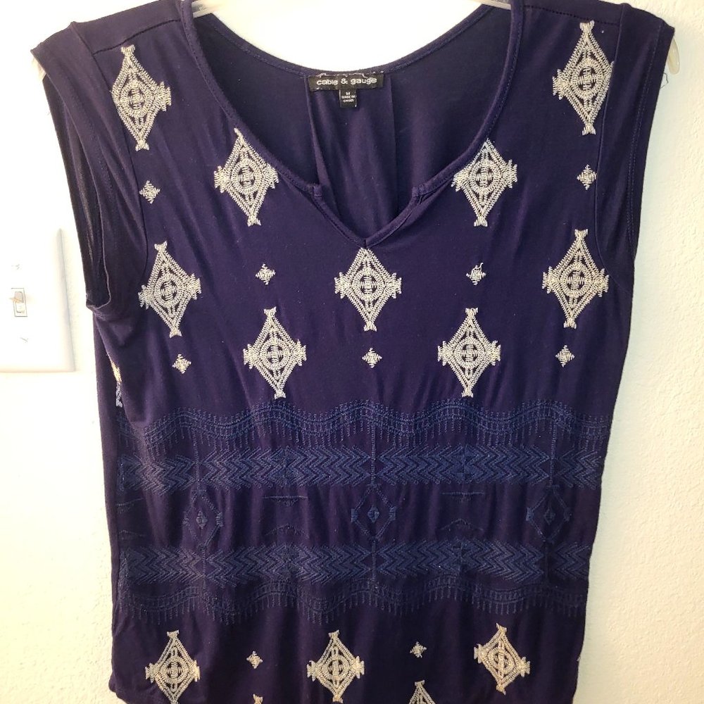 Cable & Gauge sleeveless tanktop medium